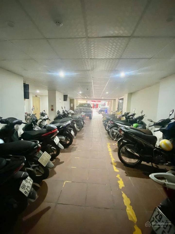 Tòa văn phòng trần đại nghĩa 450m2 9 tầng mt 15m . vỉa hè rộng dt 500tr/th