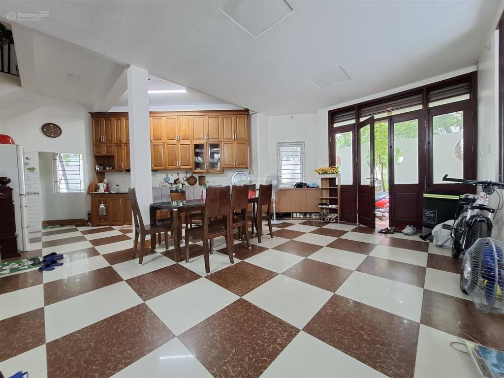 Mặt hồ tây 556m2 mặt tiền 24m full thổ cư 380 tỷ thiện chí đàm phán
