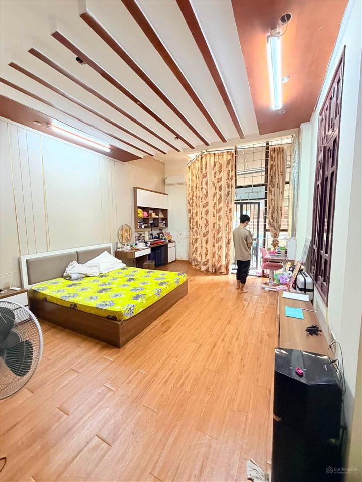 Phân lô ngọc khánh ô tô tránh đỗ 80m2 33 tỷ kinh doanh dân trí cao