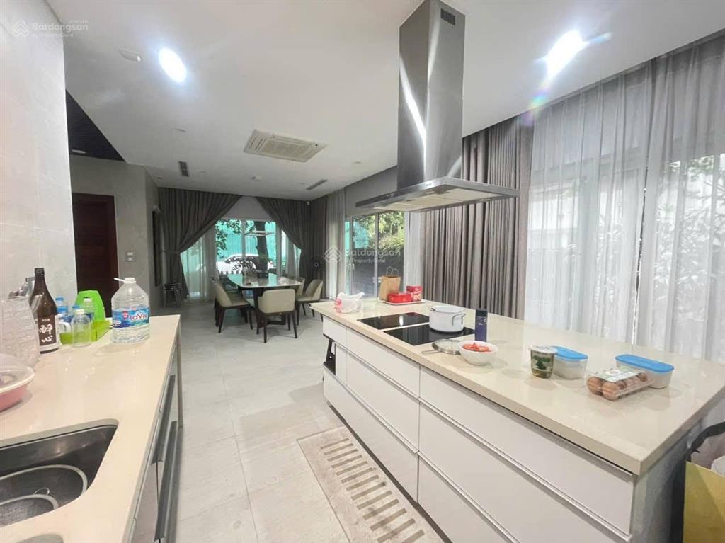 Bán mặt phố lò đúc 700m2 mặt tiền 30m 230 tỷ pháp lý chuẩn xây building rất đẹp