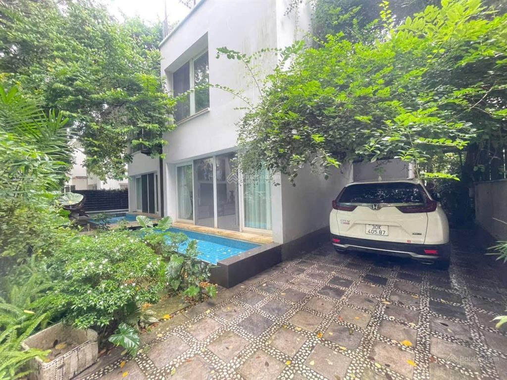 Bán mặt phố lò đúc 700m2 mặt tiền 30m 230 tỷ pháp lý chuẩn xây building rất đẹp