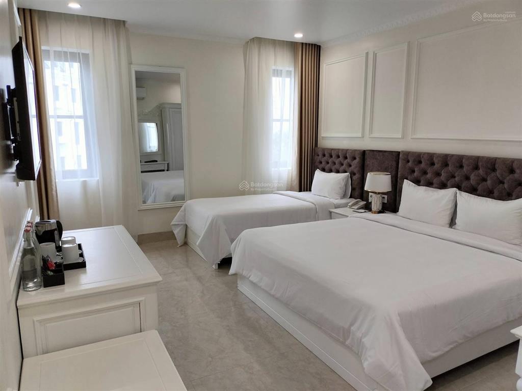 Khách sạn lô góc 4 mặt thoáng 52 phòng 600m2 thổ cư cạnh vinpearl hạ long 118 tỷ