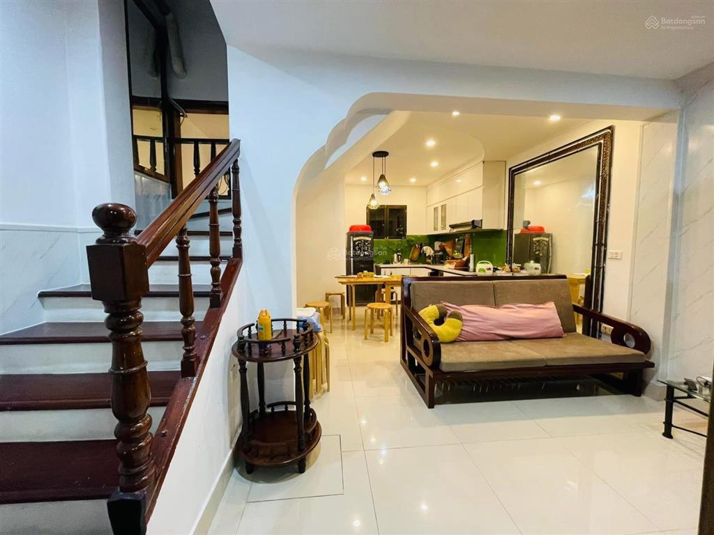 Phố hàn thuyên mặt tiền 10m 3 tầng 17,5 tỷ cách phố 5m ngõ rộng thoáng, gpxd 5 tầng
