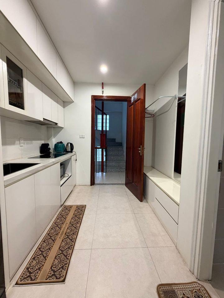Apartment Trịnh Công Sơn Lô Góc 8 Tầng -Ô TÔ Đỗ Cửa -27.5 Tỷ Cách phố 20m
