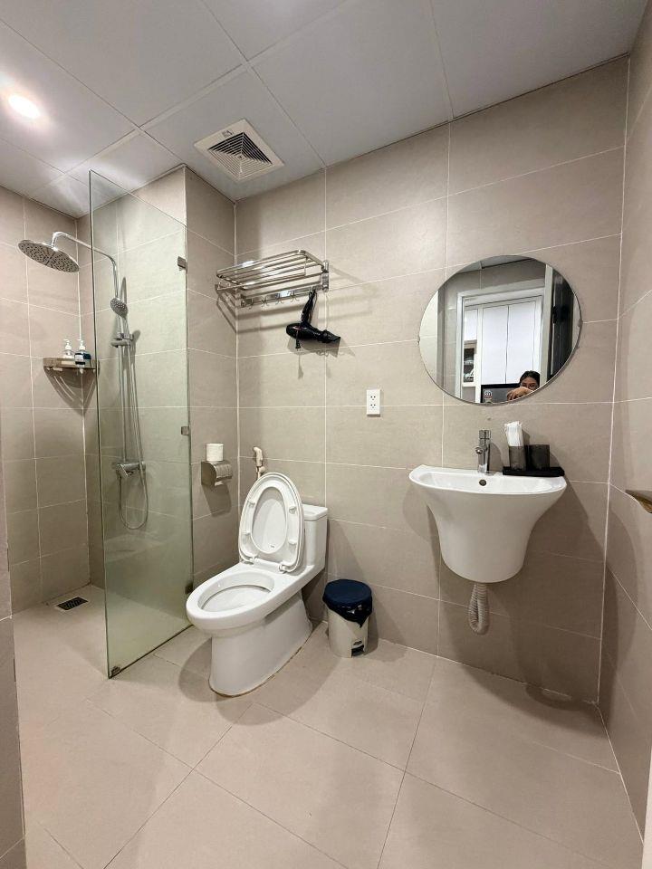 Apartment Trịnh Công Sơn Lô Góc 8 Tầng -Ô TÔ Đỗ Cửa -27.5 Tỷ Cách phố 20m