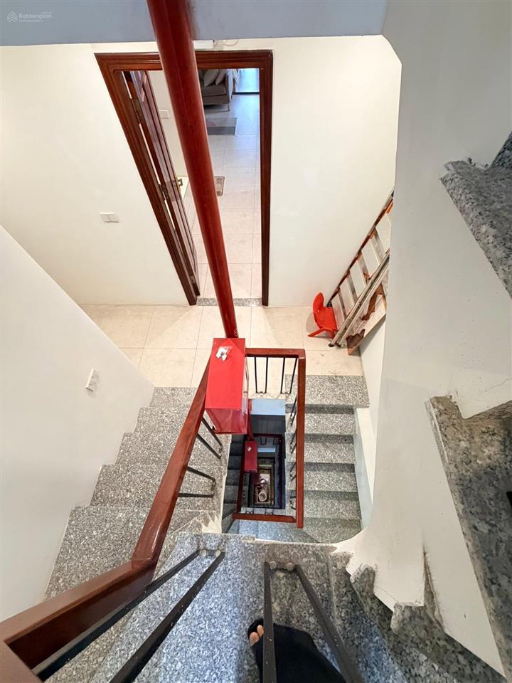 Apartment trịnh công sơn lô góc 8 tầng  ô tô đỗ cửa  27.5 tỷ cách phố 20m