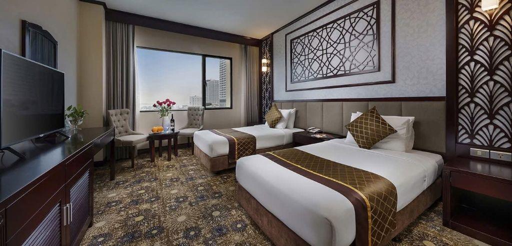 Chuyển Nhượng : Khách Sạn 4* Hạ Long Mặt Hoàng Quốc Việt 1470M2 Lâu dài 88 Phòng