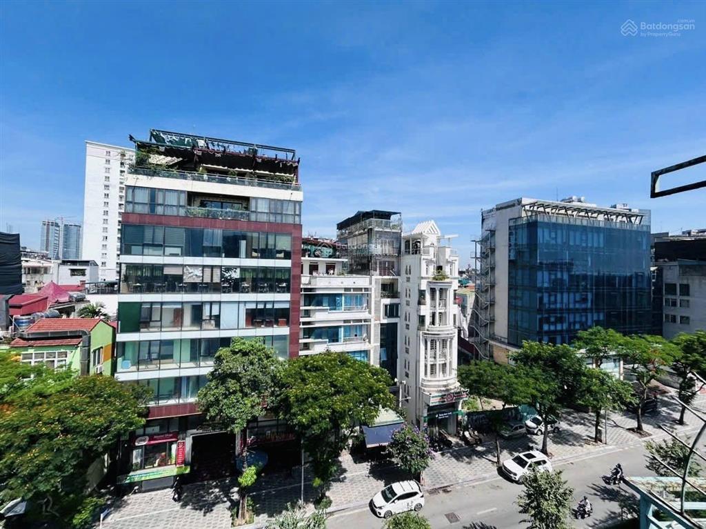 Siêu đẹp mặt tiền 6m mặt phố lạc long quân 30.5 tỷ, vuông a4 vỉa hè rộng gần hồ