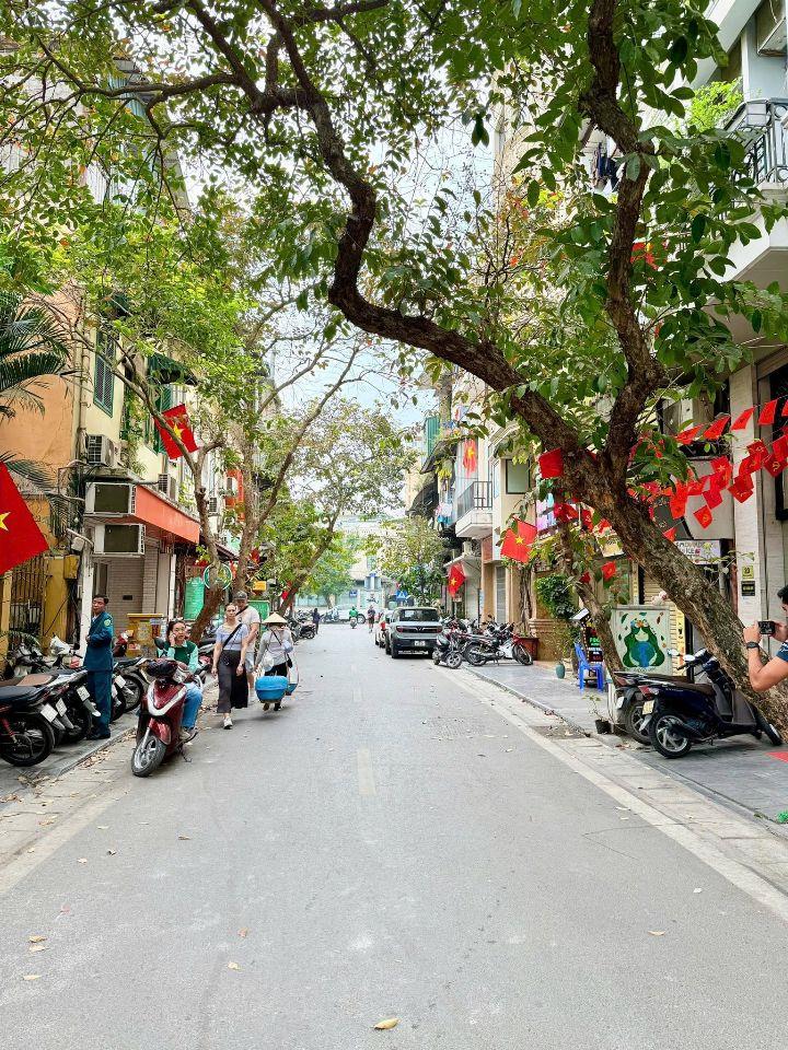 Cạnh Nhà Thờ Lớn Lý Quốc Sư Mặt Tiền 6.2M 120M2 SDCC Pháp lý chuẩn