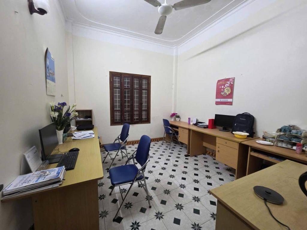 Phân lô Hoàng Quốc Việt Mặt Tiền 9M 115M2 2 Thoáng Trước sau Sát Phố xây building