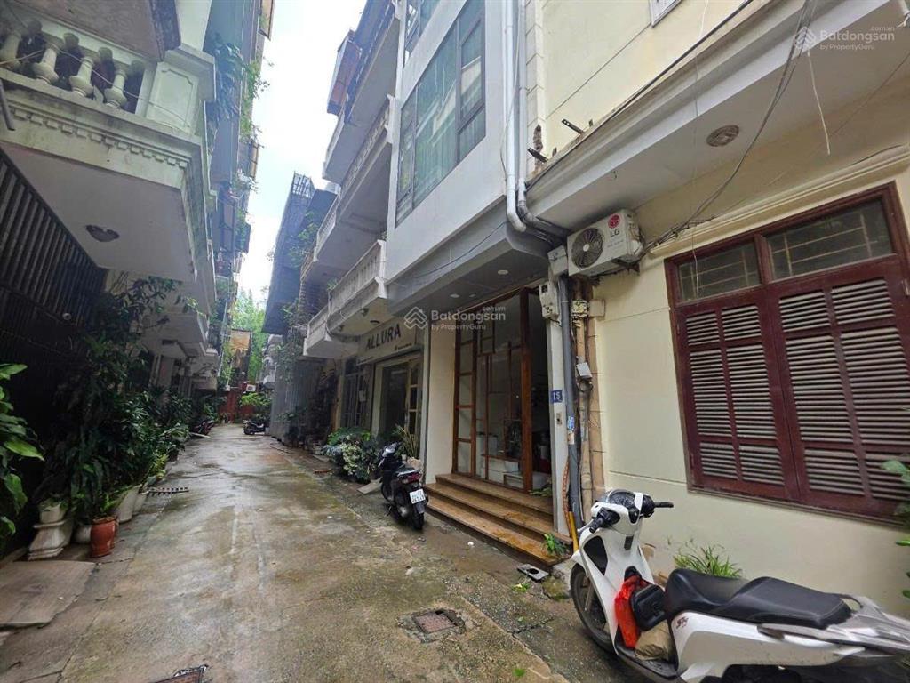 Phố trần hưng đạo  ô tô kinh doanh 40m2 5 tầng 20 tỷ phân lô