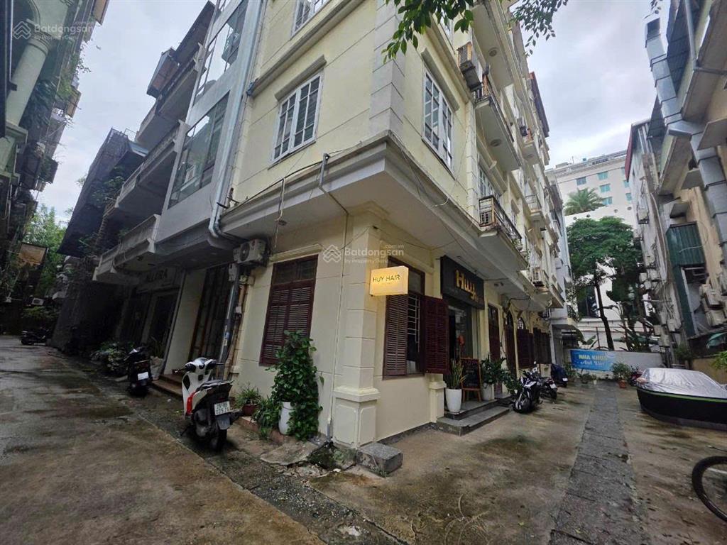 Phố trần hưng đạo  ô tô kinh doanh 40m2 5 tầng 20 tỷ phân lô