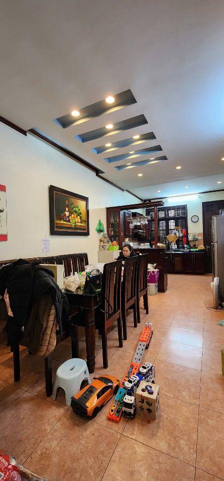 Hồ Trúc Bạch View Hồ 106M2 Mặt Tiền 6.5M 70 Tỷ - 2 Mặt trước sau 