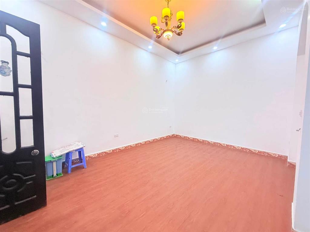 Phố nhà chung 100m2 36.5 tỷ 2 mặt trước sau xây khách sạn siêu đẹp