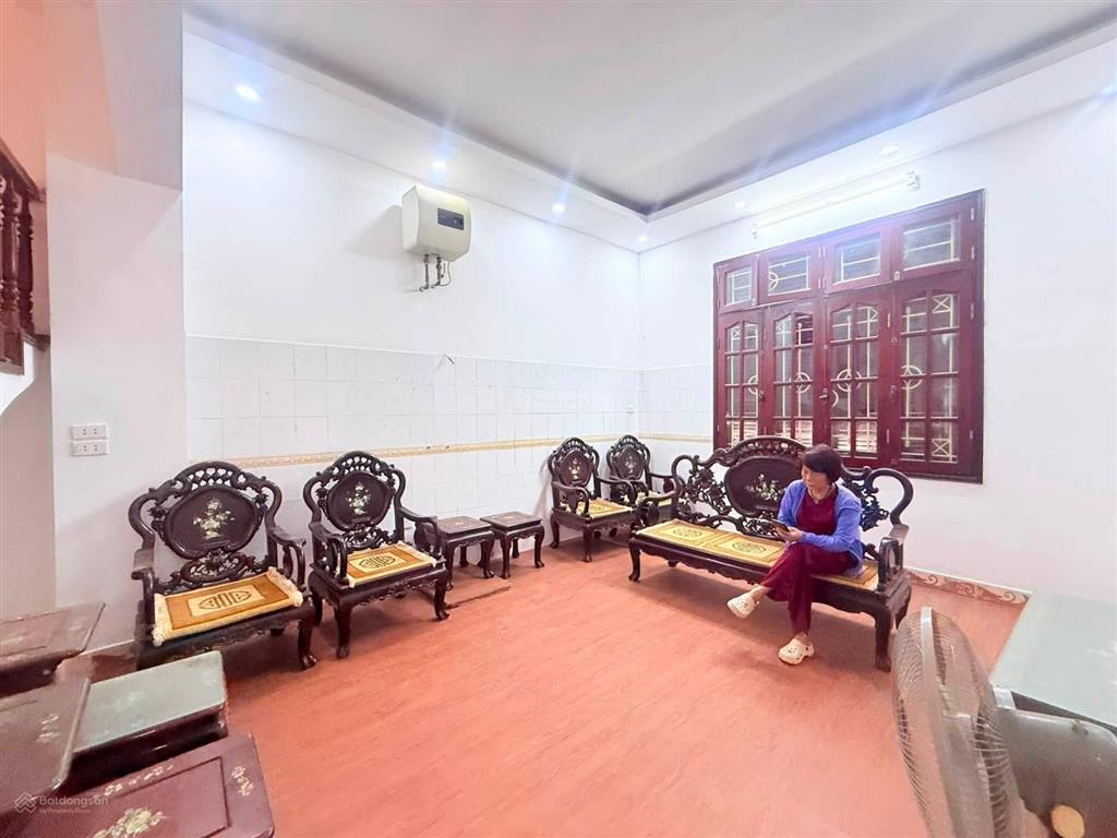 Phố nhà chung 100m2 36.5 tỷ 2 mặt trước sau xây khách sạn siêu đẹp