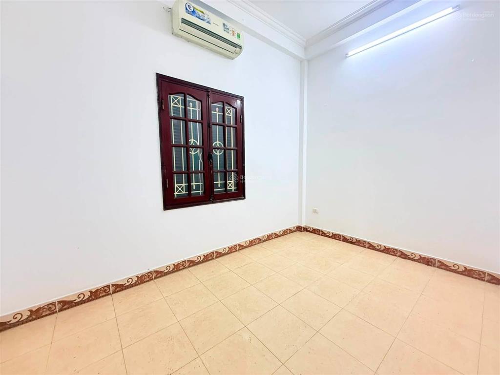 Phố nhà chung 100m2 36.5 tỷ 2 mặt trước sau xây khách sạn siêu đẹp