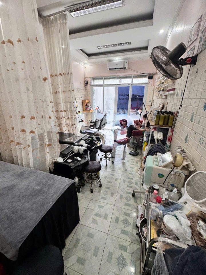 Trần Quốc Toản 3 Tầng 17.6 Tỷ Ô TÔ 7 chỗ đỗ cửa Kinh Doanh – Cách Mặt phố 1 Nhà