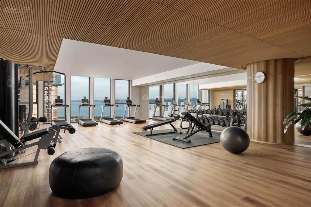 Khách sạn 130 phòng boutique 5* cách hồ gươm 12 phút đi xe 900m2 14 tầng