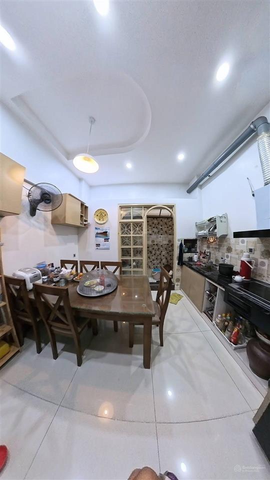 Mặt phố linh lang vị trí đẹp, 225m2, mặt tiền rộng, 133 tỷ, sđcc, qh ổn định