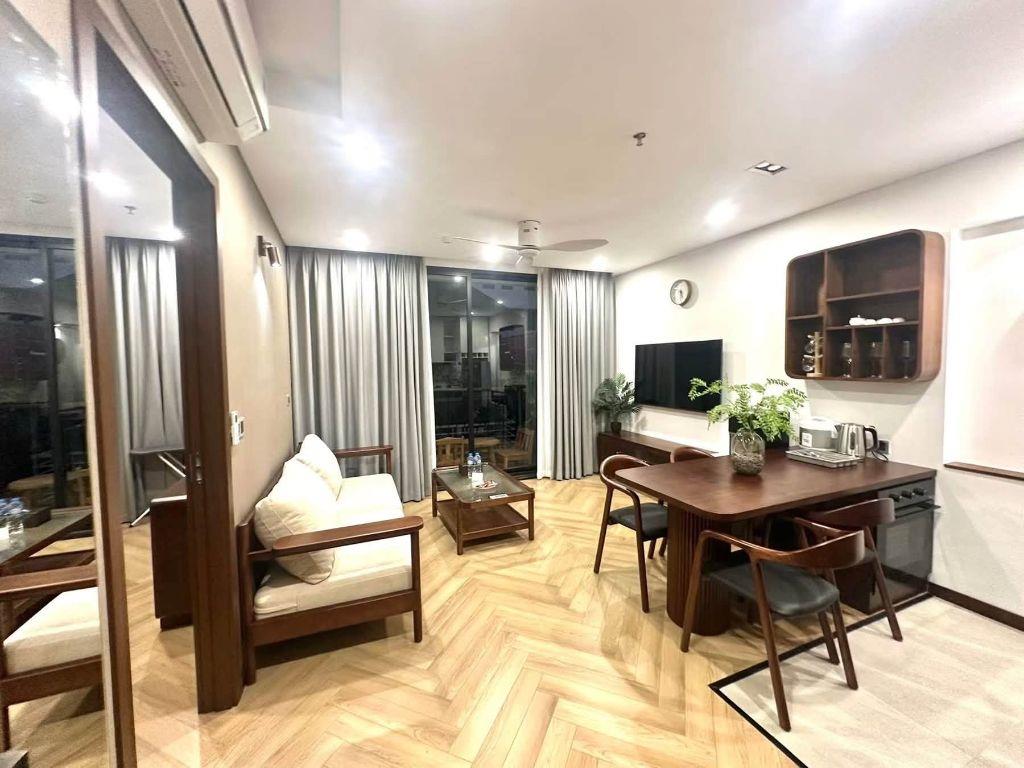 Nhà Tuệ Tĩnh 90M2 6 Tầng Thang Máy 42.5 Tỷ Apartment ngõ rộng sạch thoáng 