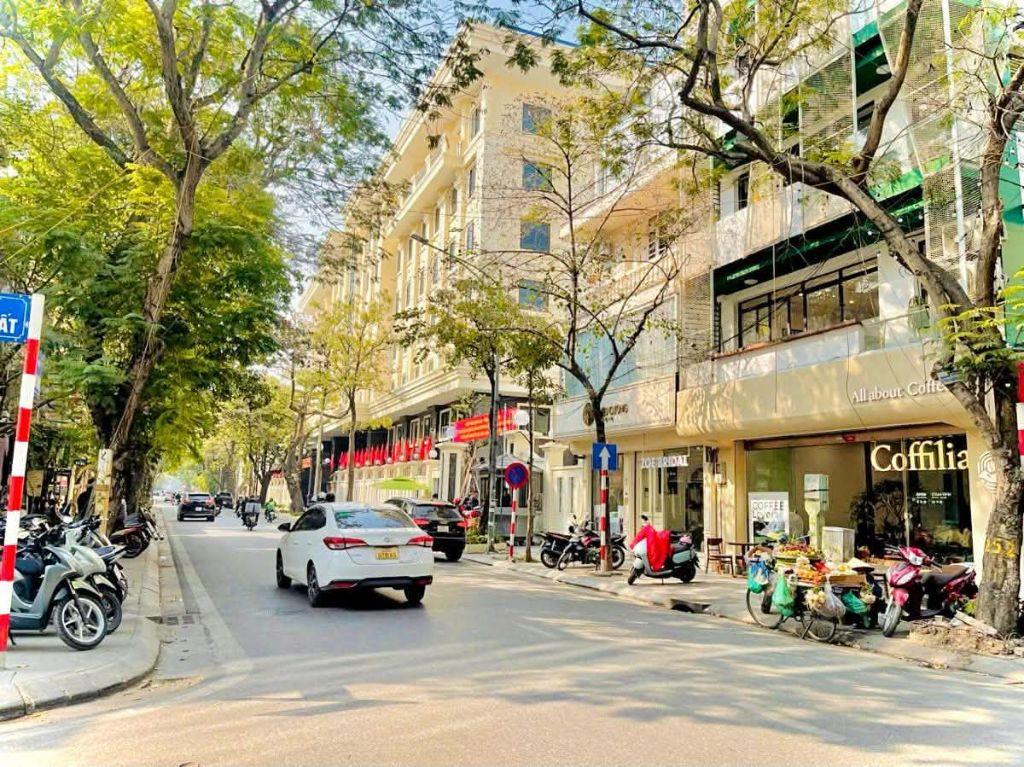 Mặt Phố Quán Thánh 310M2 225 Tỷ Sổ đỏ chính chủ riêng biệt Xây tòa