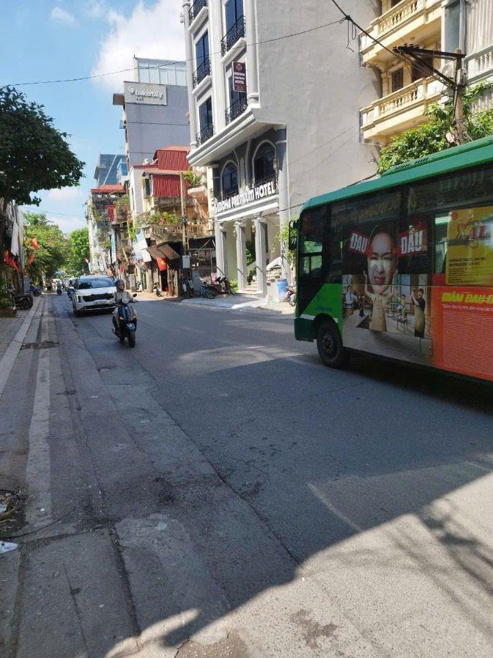 Giảng Võ 100M2 28 Tỷ Ô TÔ – Sát Phố Vị Trí đẹp xây building quá ok 