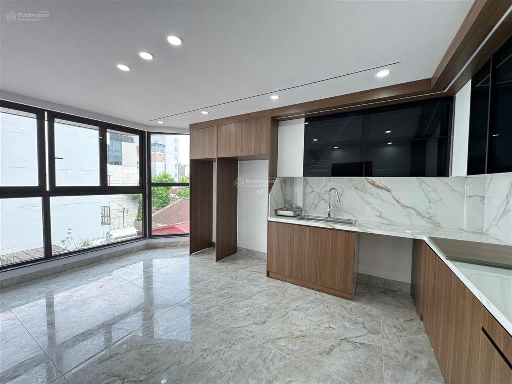 Lê văn hưu 7 tầng thang máy mặt tiền 6m 13.3 tỷ nhà đẹp full nội thất