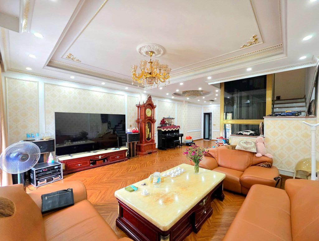 Nhà Mặt Hồ Trung Tâm Ba Đình 90M2 Mặt Tiền 8M 43 Tỷ Ô TÔ – View Hồ 