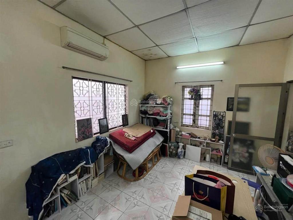 Mặt phố khu trần khát trần mặt tiền 8m 106 tỷ vỉa hè rộng view hồ view công viên