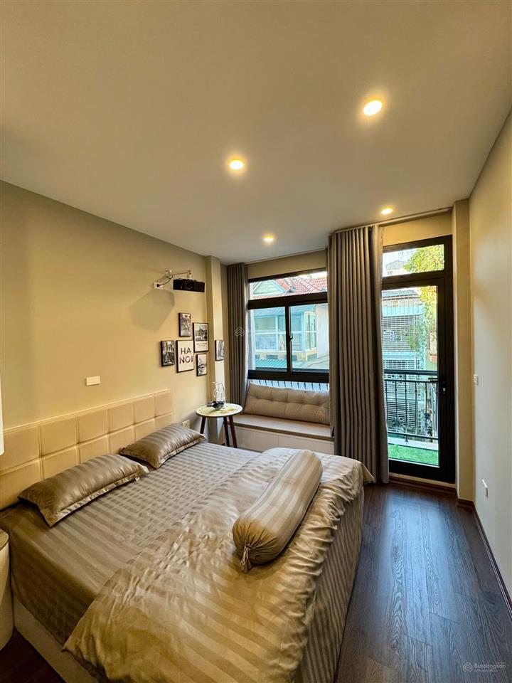 Nhà đẹp lý nam đế 7 tầng thang máy  ô tô  36 tỷ ở + cho thuê 100tr/th