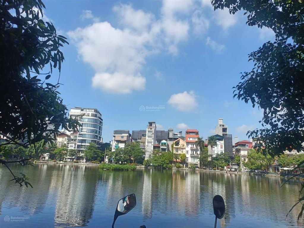 Nhà mặt hồ trung tâm ba đình 90m2 mặt tiền 8m 43 tỷ ô tô view hồ