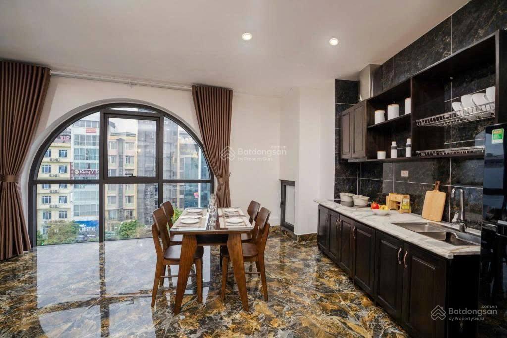 Mặt hồ tây 280m2 mặt tiền 9m 8 tầng đoạn đẹp đường rộng view thẳng opera
