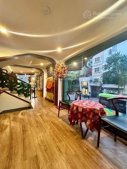 Lô góc hai mặt phố hàng bông 55m2 5 tầng mặt tiền 16m dòng tiền 80tr/th
