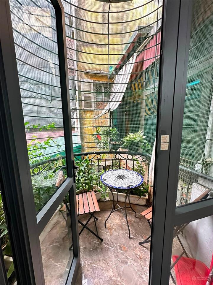 Hàng chuối lô góc mặt thoáng 9m 48m2x4 tầng 15.9 tỷ ngõ rộng thoáng 10m ra phố