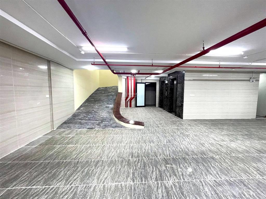 Tòa văn phòng mặt phố nguyễn văn huyên 400m2 11 tầng 2 hầm pccc gpxd đầy đủ