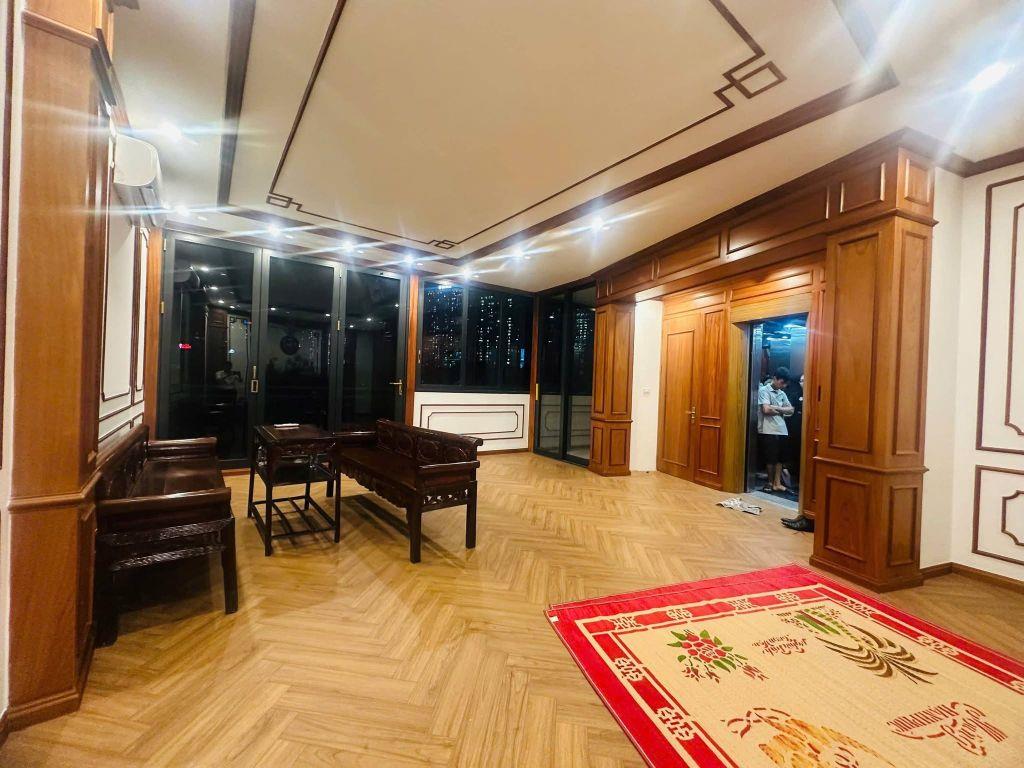 Vị trí đẹp Mặt Hàng Gai View Hồ 120M2 Mặt Tiền 4.8M Sổ Đẹp có nóc xây khách sạn