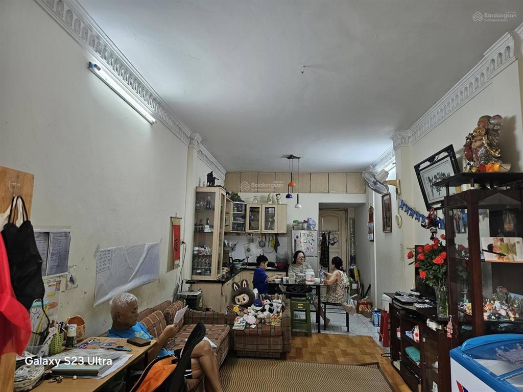 Hoàng cầu  trần quang diệu 350m2 115 tỷ mặt tiền rộng, ô tô tải tránh xây tòa rất đẹp