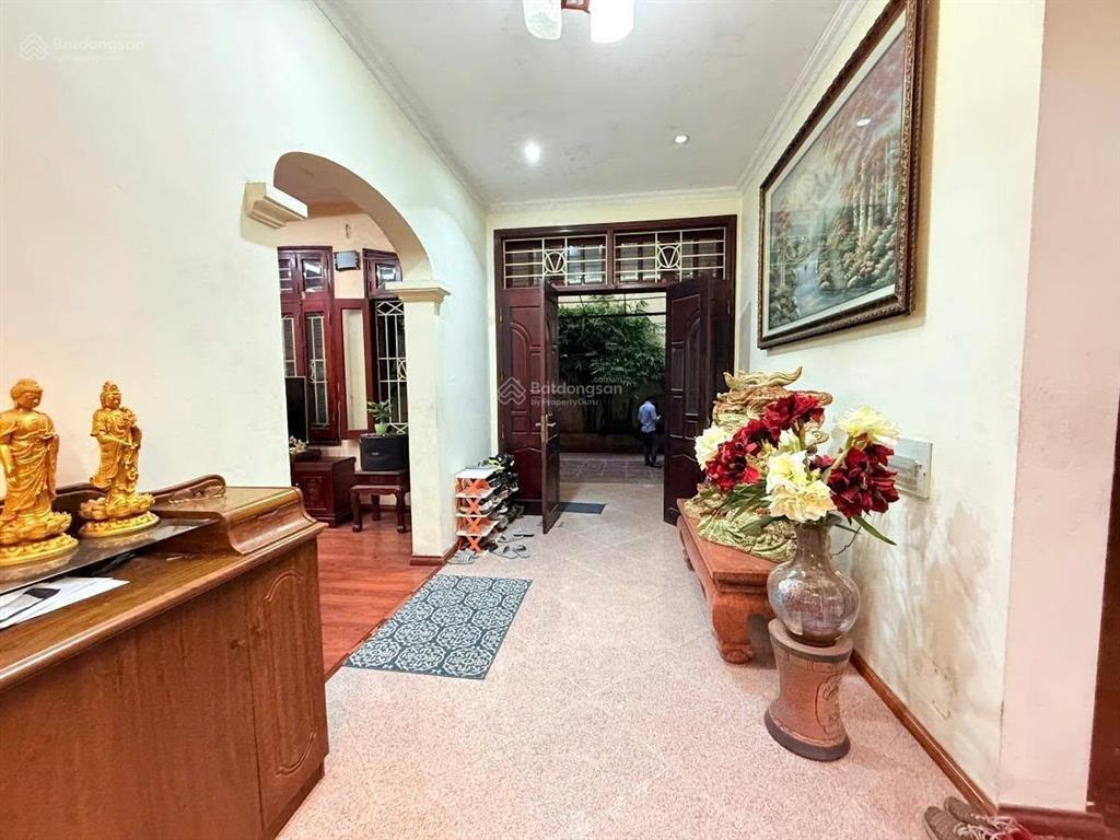 Vị trí đẹp phố trịnh công sơn 180m2 mặt tiền 9m 99 tỷ gpxd 8 tầng 1 hầm