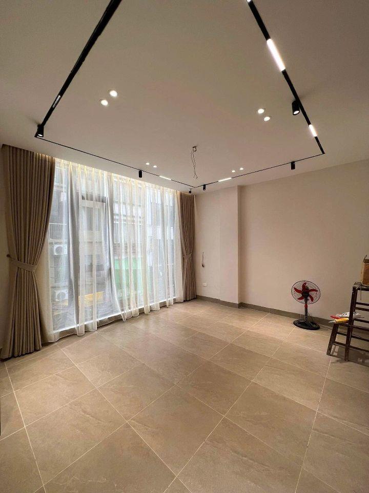 Phố Tôn Đức Thắng 45M2 Mặt Tiền 5M 6 Tầng Thang máy 28 Tỷ Nhà Mới đẹp