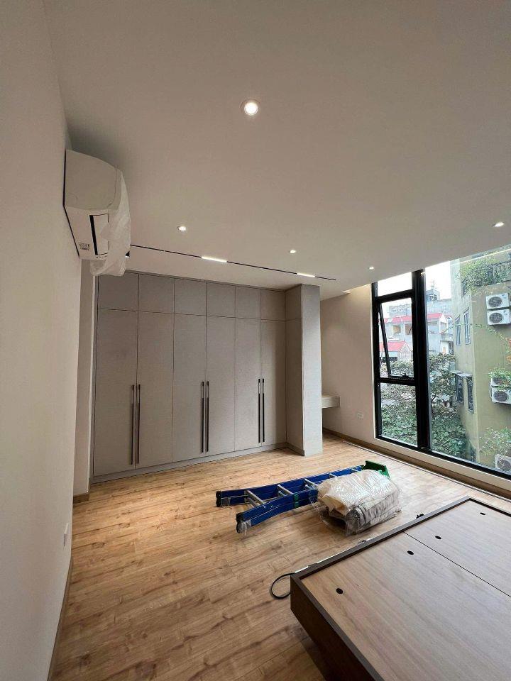 Phố Tôn Đức Thắng 45M2 Mặt Tiền 5M 6 Tầng Thang máy 28 Tỷ Nhà Mới đẹp