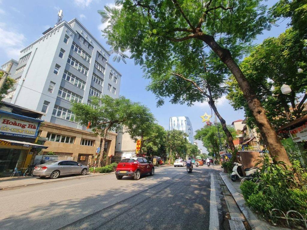 Mặt phố Nguyễn Thái Học 420M2 Mặt Tiền 16M GPXD 8 Nổi + 3 Hầm. 