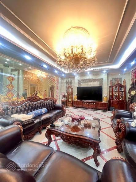 Tòa văn phòng lạc long quân 185m2 mặt tiền 13m, 2 hầm, 5 nổi 116,5 tỷ. quy hoạch ổn định