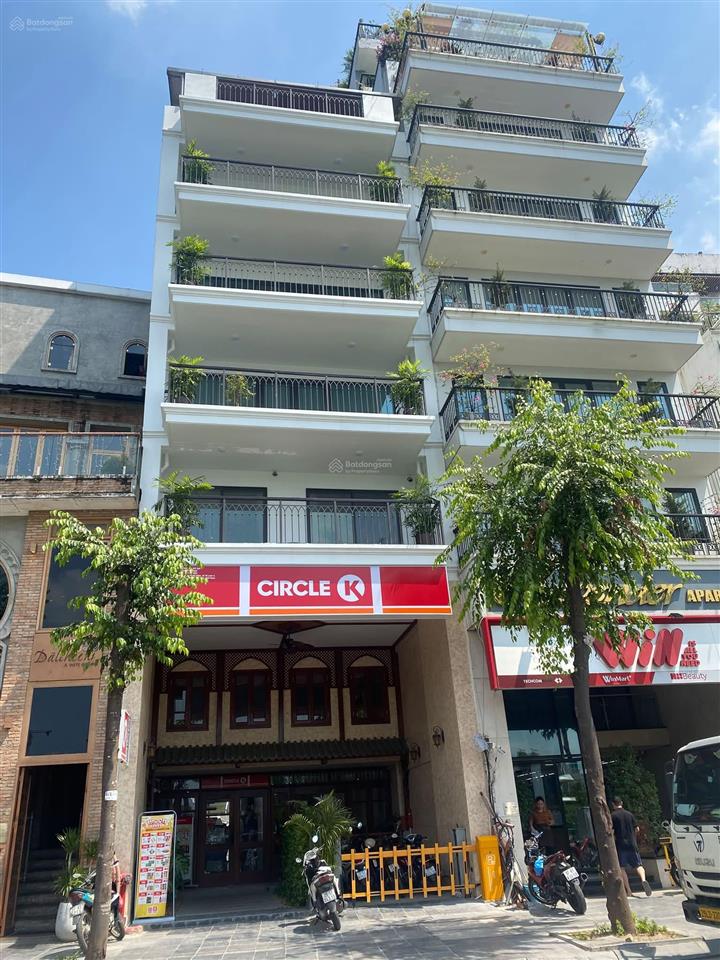 Khách sạn boutique lõi phố cổ 30p mới đẹp phong cách indochine 3* 250 tỷ