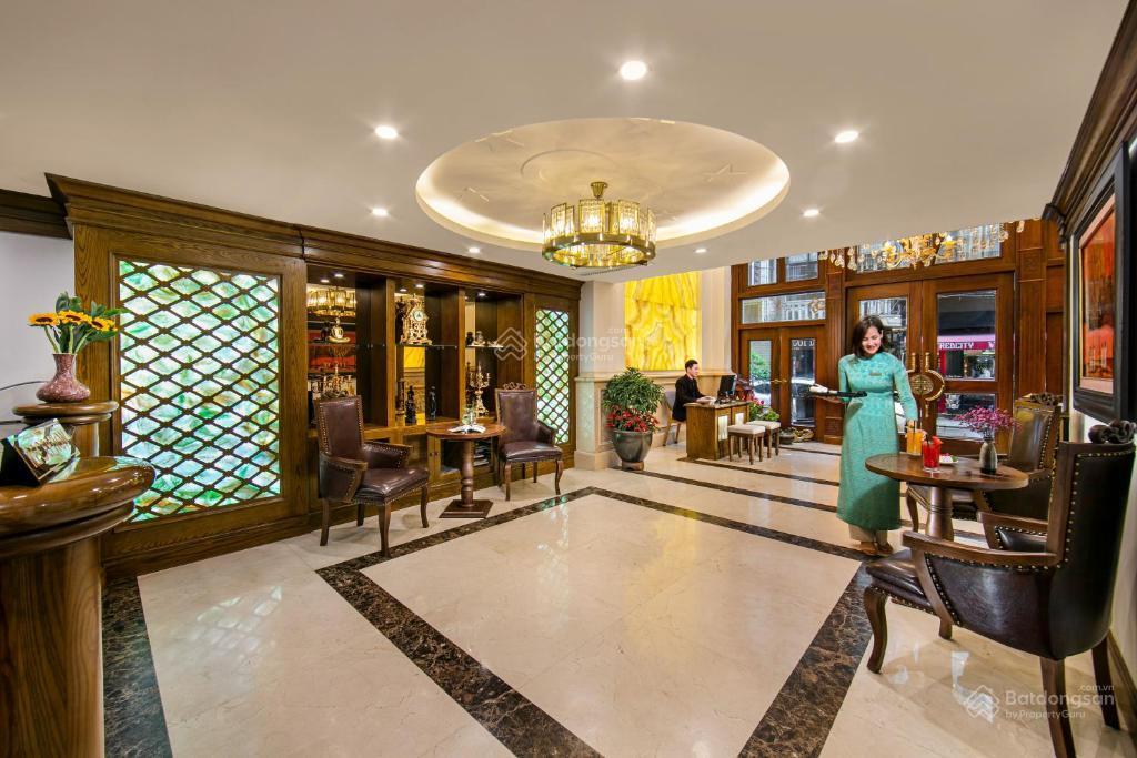Khách sạn 60 phòng quán thánh lô góc mặt tiền 30m 500m2 260 tỷ