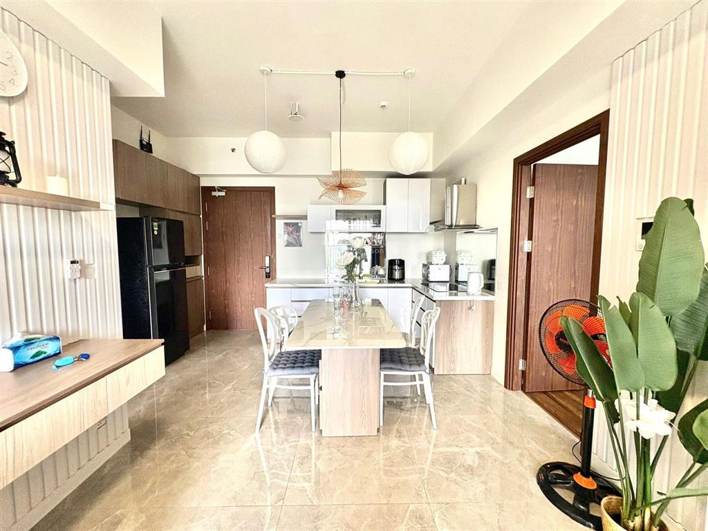Căn hộ view sân golf đảo swanbay 65m2 2pn chỉ 3.6 tỷ full nội thất đang cho thuê airbnb