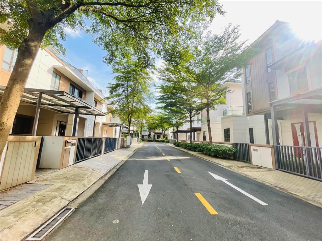 Nhà phố zone 8, đảo swanbay 119m2 gần hồ bơi giá 9,2 tỷ