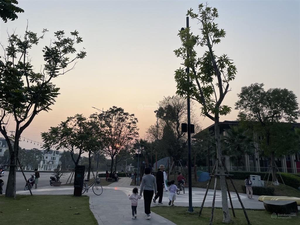 Chính chủ bán căn hộ 2pn+1, giá siêu hấp dẫn. không gian ở đẳng cấp. nhà mới tinh. 0985 302 ***