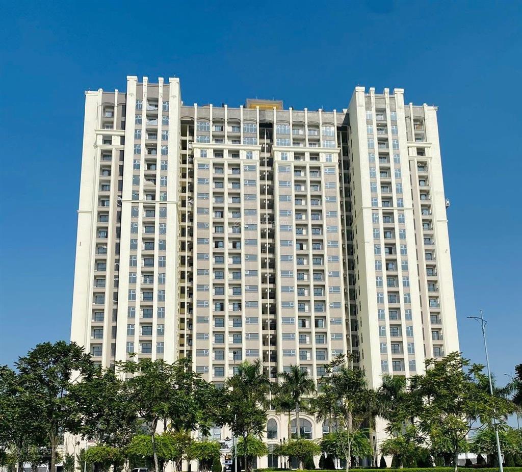 Chính chủ bán căn hộ 80m2, view hồ triệu đô vĩnh viễn, ko ảnh hưởng gì nữa. nhà sạch đẹp.