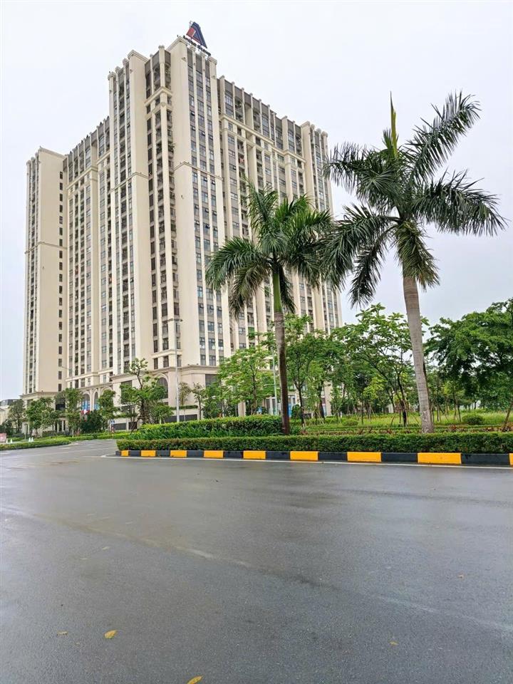 Chính chủ bán căn hộ 80m2, view hồ triệu đô vĩnh viễn, ko ảnh hưởng gì nữa. nhà sạch đẹp.