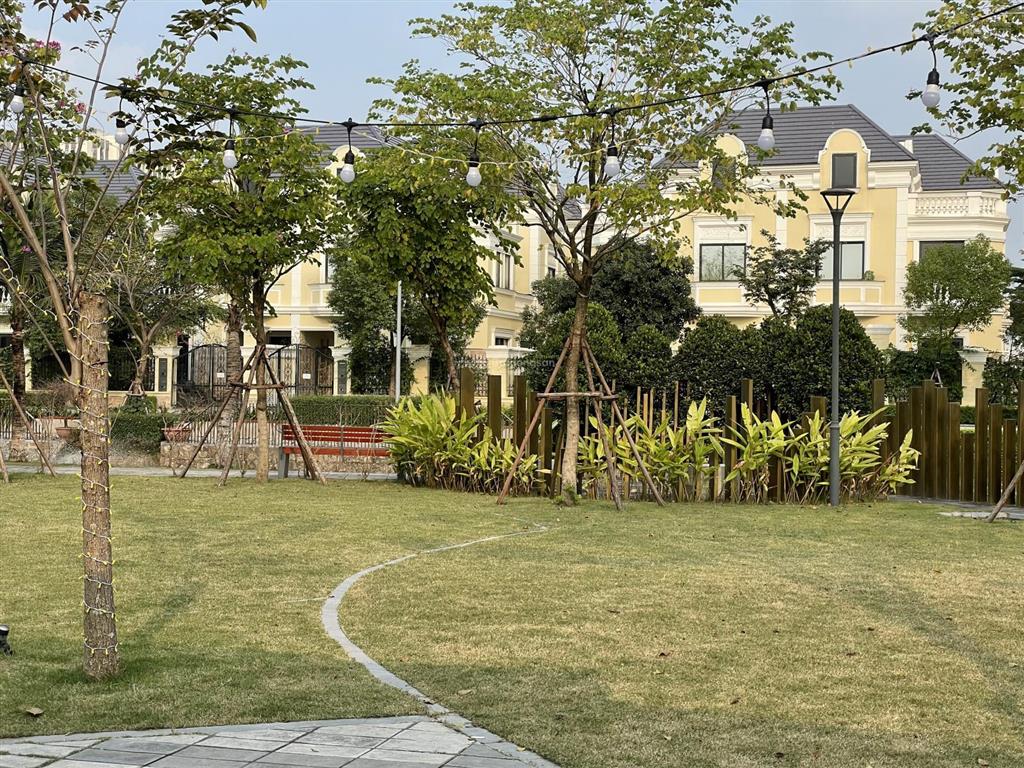 Chính chủ bán căn hộ 80m2, view hồ triệu đô vĩnh viễn, ko ảnh hưởng gì nữa. nhà sạch đẹp.